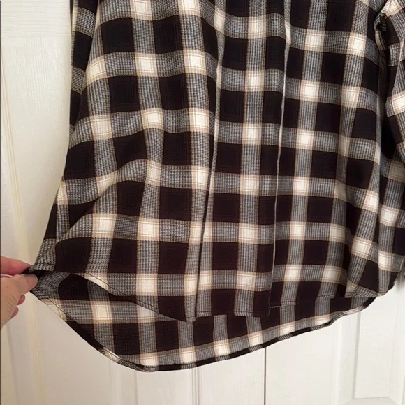 CJ Banks Black and White Boxy Long Sleeve Blouse - Picture 4 of 7